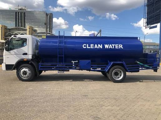 Clean water tanker truck